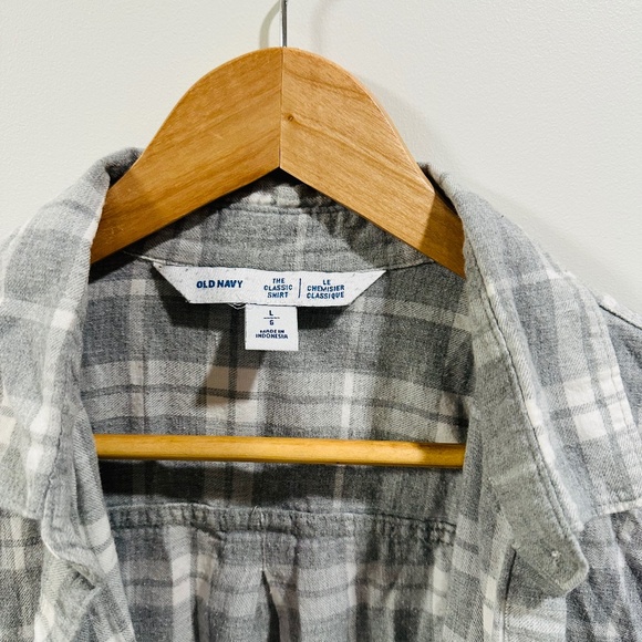 Old Navy | Women’s Large Gray Plaid Flannel Button Down Long Sleeve Shirt - Picture 2 of 5
